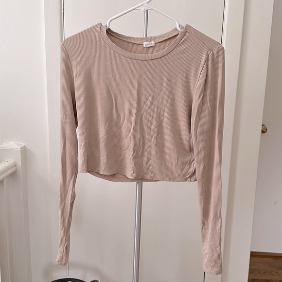 Tops - Picture 1 of 4